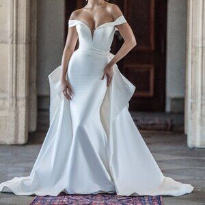 Allure Bridals Wedding Dress and Detachable Train A1113T